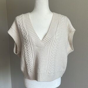 Universal Thread Women's White Cable Knit Sweater Vest Size L